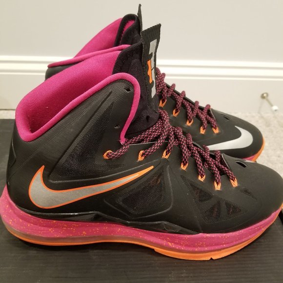 Athletic_Shoes